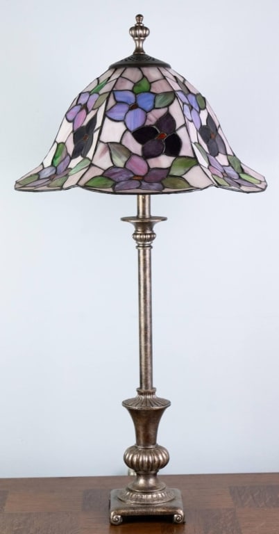 MODERN STAINED GLASS TABLE LAMP (1 of 4)