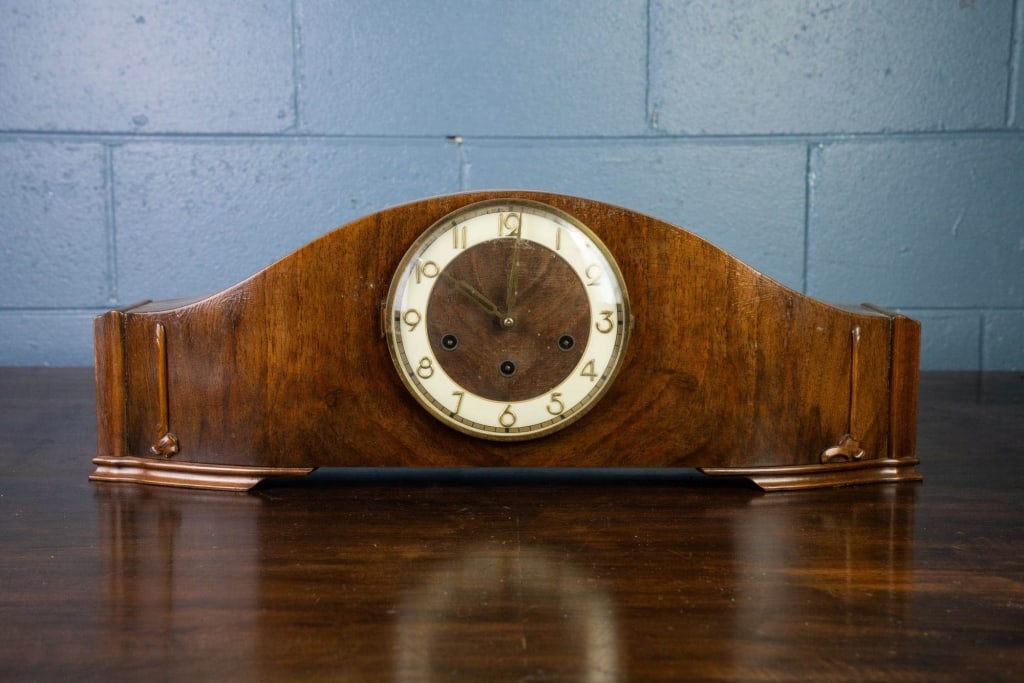 ART DECO MANTEL CLOCK (1 of 3)