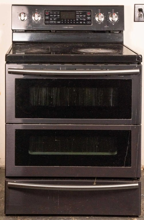 SAMSUNG ELECTRIC STOVE & OVEN (1 of 3)