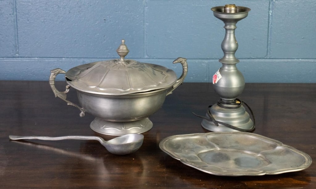 4 PEWTER TABLE ARTICLES (1 of 4)