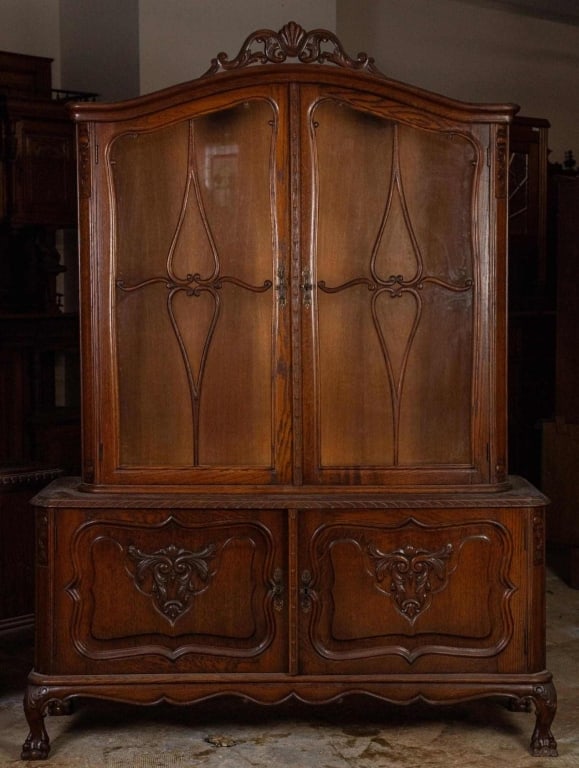 FRENCH CHIPPEDALE STYLE CARVED OAK VITRINE (1 of 3)
