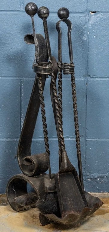 ANTIQUE FIREPLACE IRON TOOL SET (1 of 3)