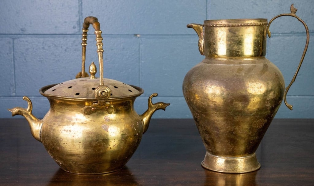 ANTIQUE BRASS PITCHER AND SOUP POT (1 of 4)