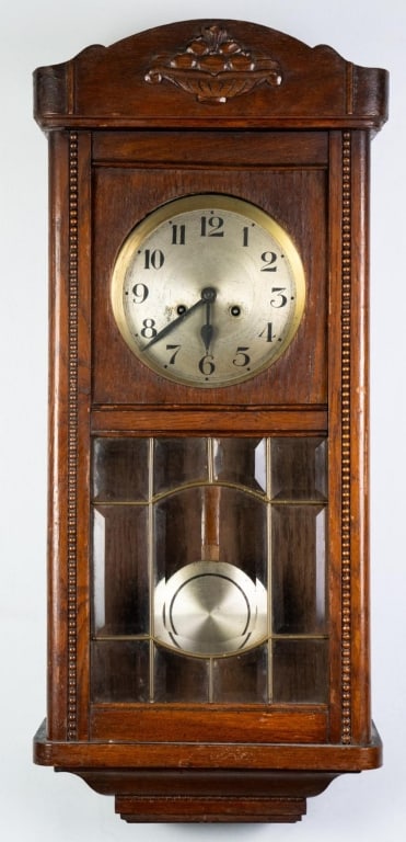 ENGLISH OAK REGULATOR CLOCK (1 of 3)