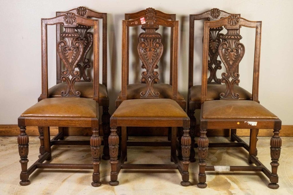 SET OF 6 ENGLISH JACOBEAN STYLE OAK CHAIRS (1 of 4)