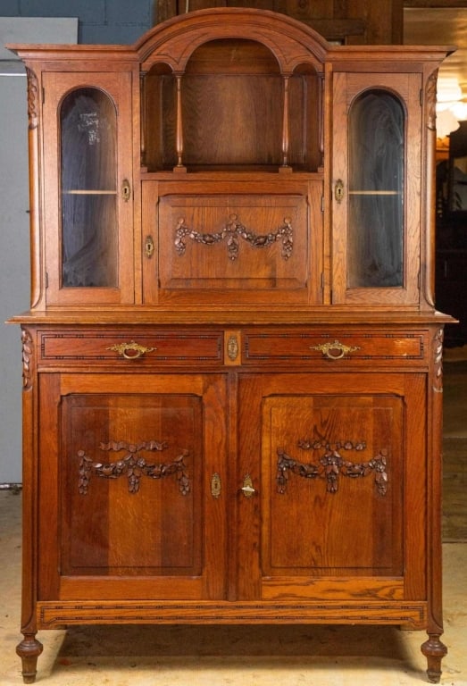 FRENCH OAK VITRINE VALET (1 of 4)