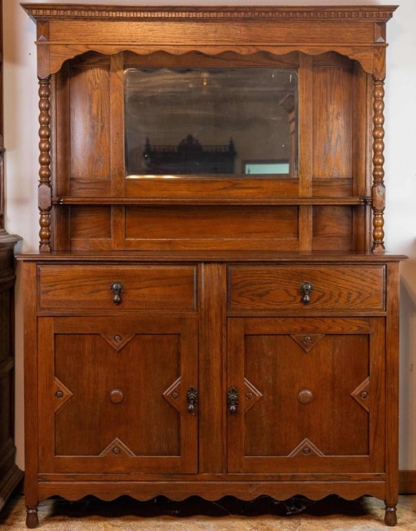 ENGLISH ARTS AND CRAFTS OAK BUFFET (1 of 4)