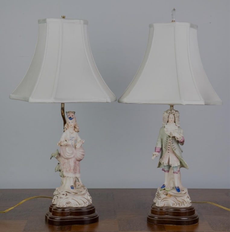PAIR OF PORCELAIN FIGURAL TABLE LAMPS (1 of 3)