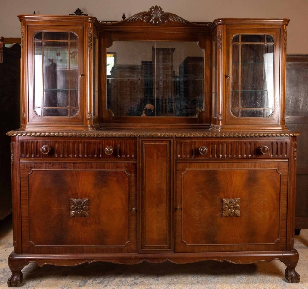 FRENCH CHIPPENDALE STYLE MAHOGANY VITRINE SERVER (1 of 5)