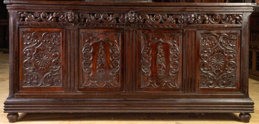 FRENCH RENAISSANCE REVIVAL OAK COFFRE (1 of 4)