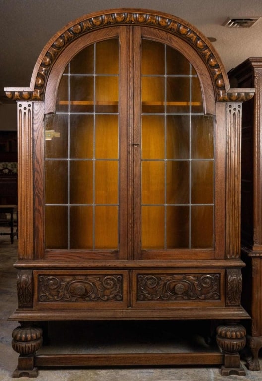 ENGLISH JACOBEAN STYLE STAINED GLASS VITRINE CABIN (1 of 4)
