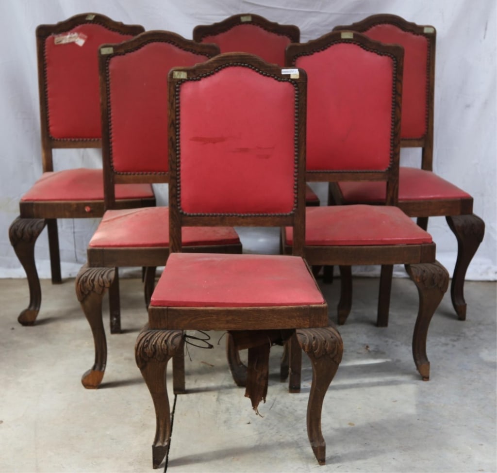 SET OF 6 ENGLISH CHIPPENDALE STYLE CHAIRS: Set of six English Chippendale style chairs with carved knees and nailhead trim detailing. Approximate dimensions: h. 40.25", w. 21", d. 19" Disclaimer: This is an online court ordered bankruptcy sale