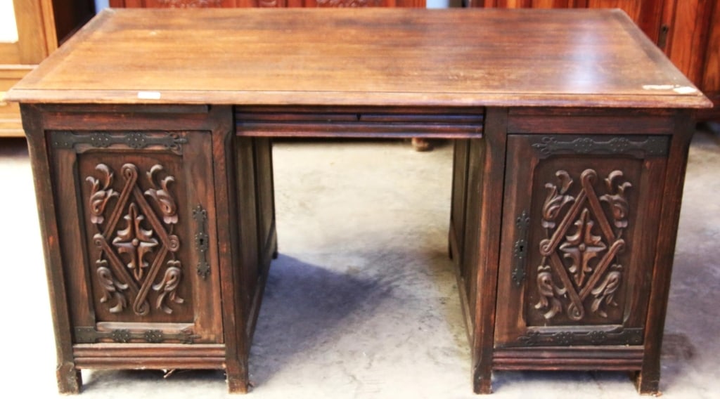 ENGLISH OAK PARTNERS DESK (1 of 6)