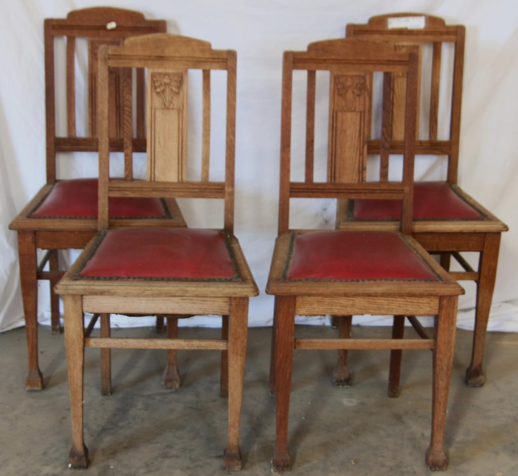 SET OF 4 FRENCH OAK DINING CHAIRS (1 of 4)