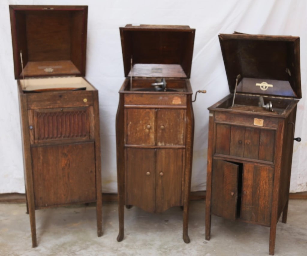 THREE ANTIQUE RECORDS PLAYERS (1 of 9)