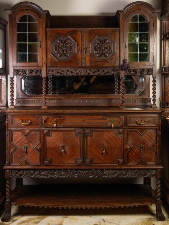 FRENCH RENAISSANCE STYLE VITRINE BUFFET (1 of 5)