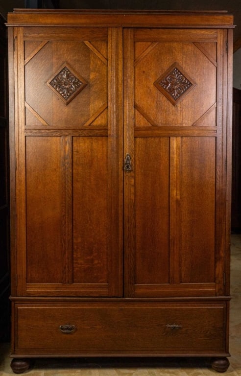 ENGLISH OAK CARVED WARDROBE (1 of 3)