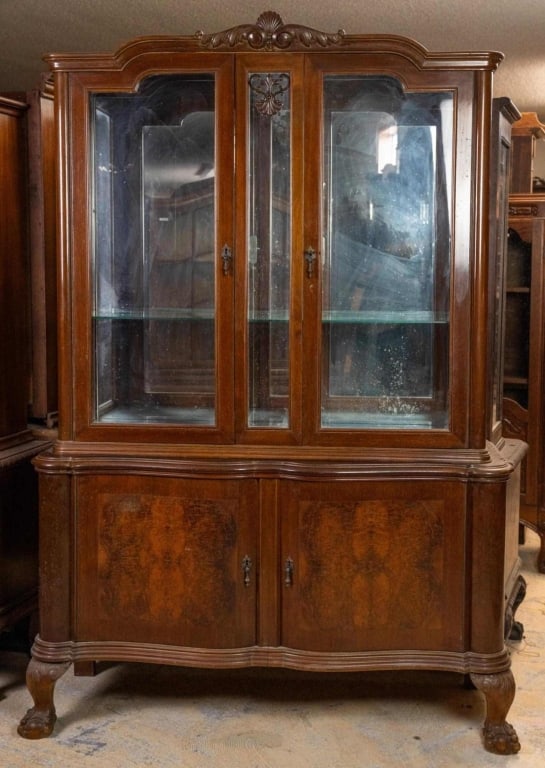 FRENCH CHIPPENDALE STYLE SEPRENTINE VITRINE (1 of 3)
