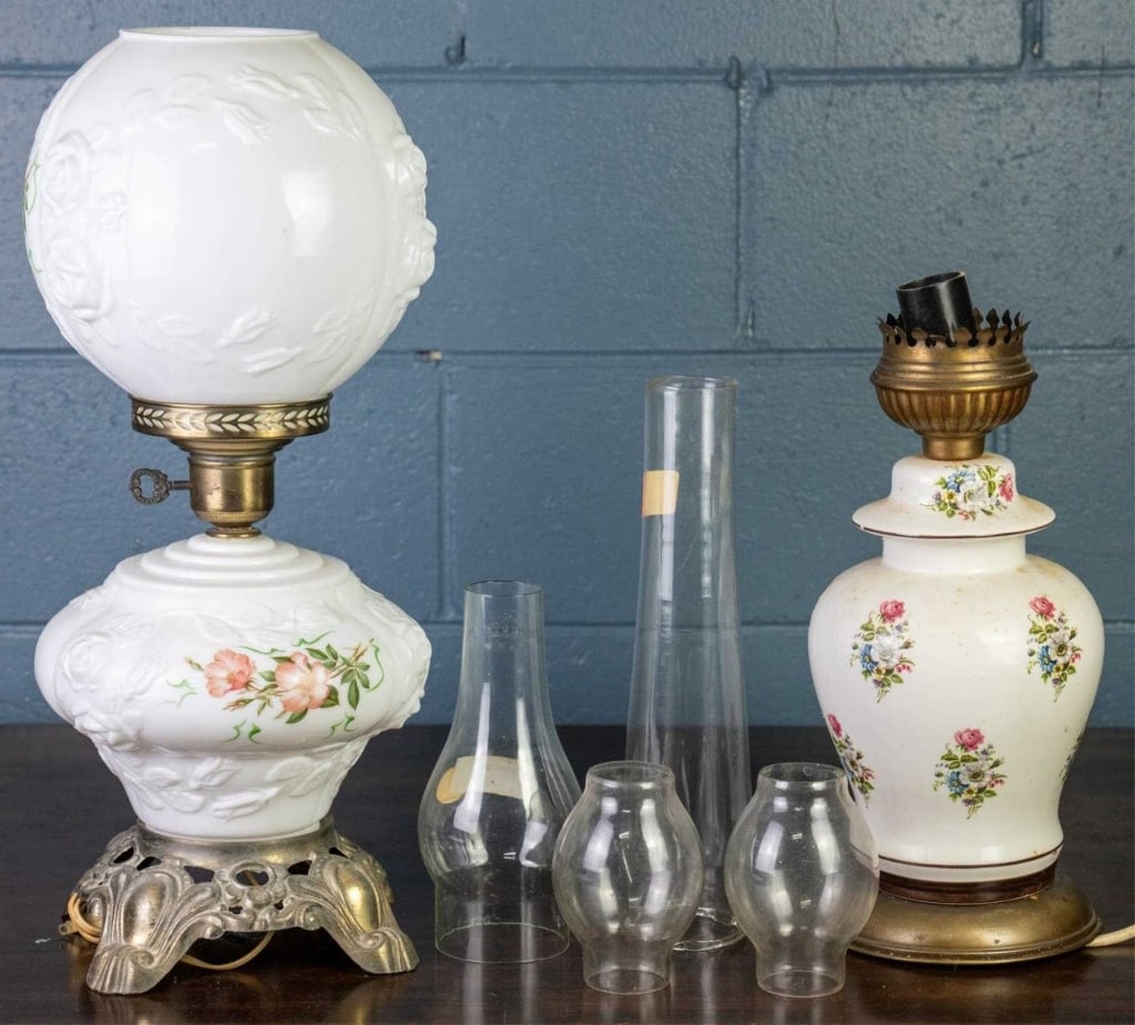 2 ELECTRIFIED OIL LAMPS & 4 HURRICANE SHADES (1 of 2)