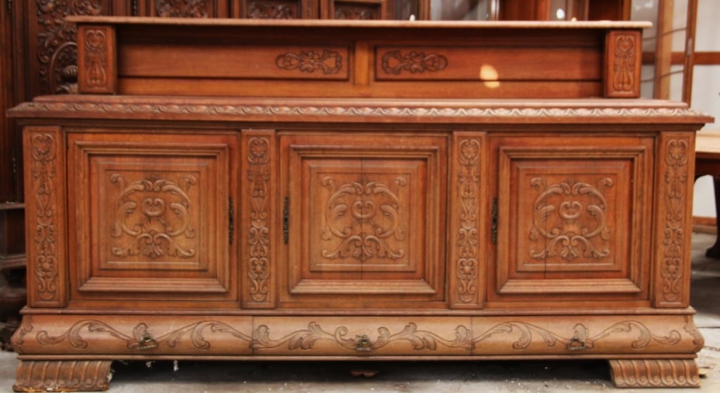 FLEMISH RENAISSANCE STYLE OAK SIDEBOARD (1 of 2)
