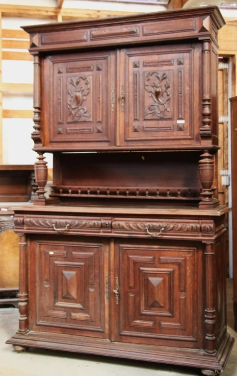 FRENCH RENAISSANCE STYLE HUNT CUPBOARD (1 of 9)