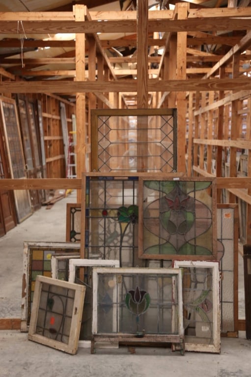 12+ ANTIQUE STAINED GLASS PANELS (DAMAGED) (1 of 9)