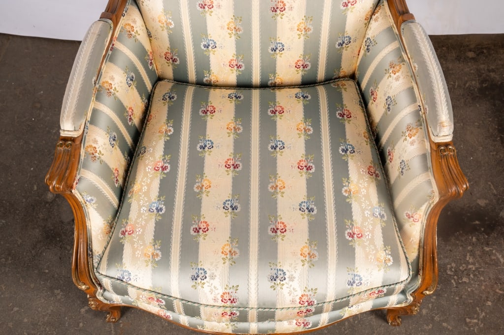 20TH C. LOUIS XV STYLE PAIR OF BERGERE CHAIRS & OT - 4