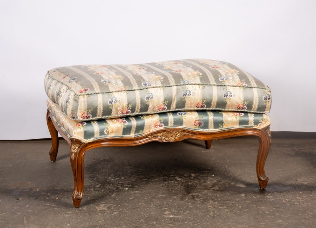 20TH C. LOUIS XV STYLE PAIR OF BERGERE CHAIRS & OT - 7
