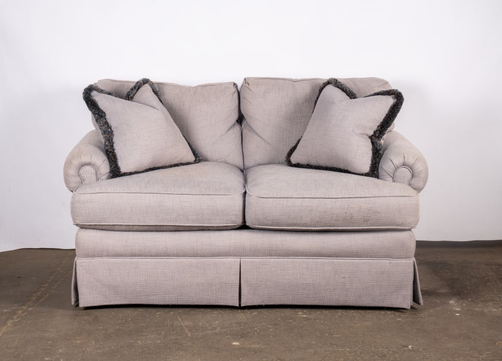 DREXEL HERITAGE LOVESEAT (1 of 5)