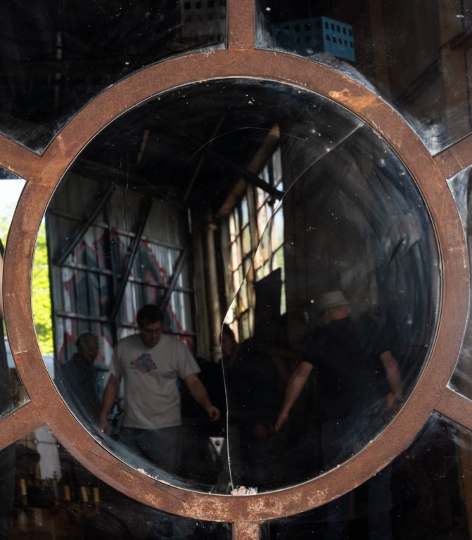 MONUMENTAL FRENCH METAL ROUND MIRROR - 3