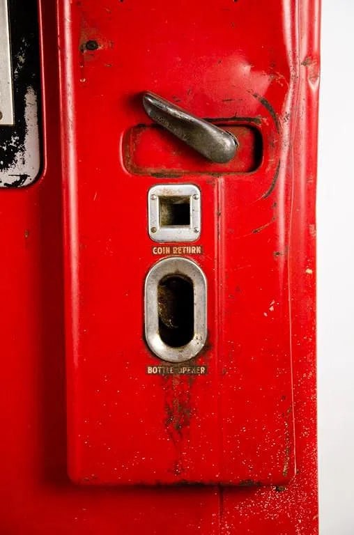 VENDO V-39 COCA-COLA VENDING MACHINE - 10