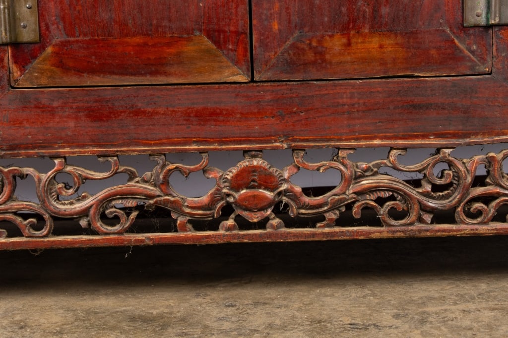 EARLY 20TH CENTURY CHINESE ELMWOOD LOW CABINET - 5