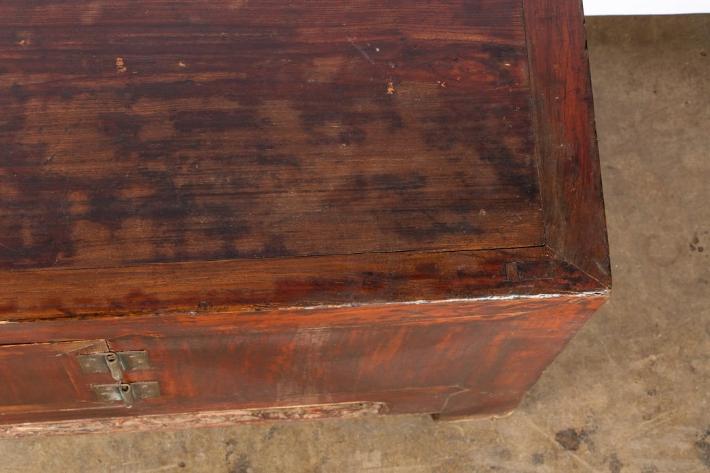 EARLY 20TH CENTURY CHINESE ELMWOOD LOW CABINET - 8
