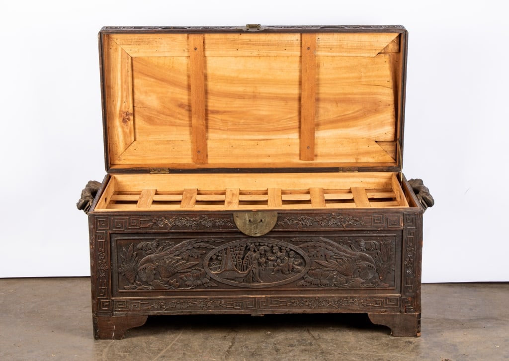 20TH CENTURY CHINESE BLANKET CHEST - 3