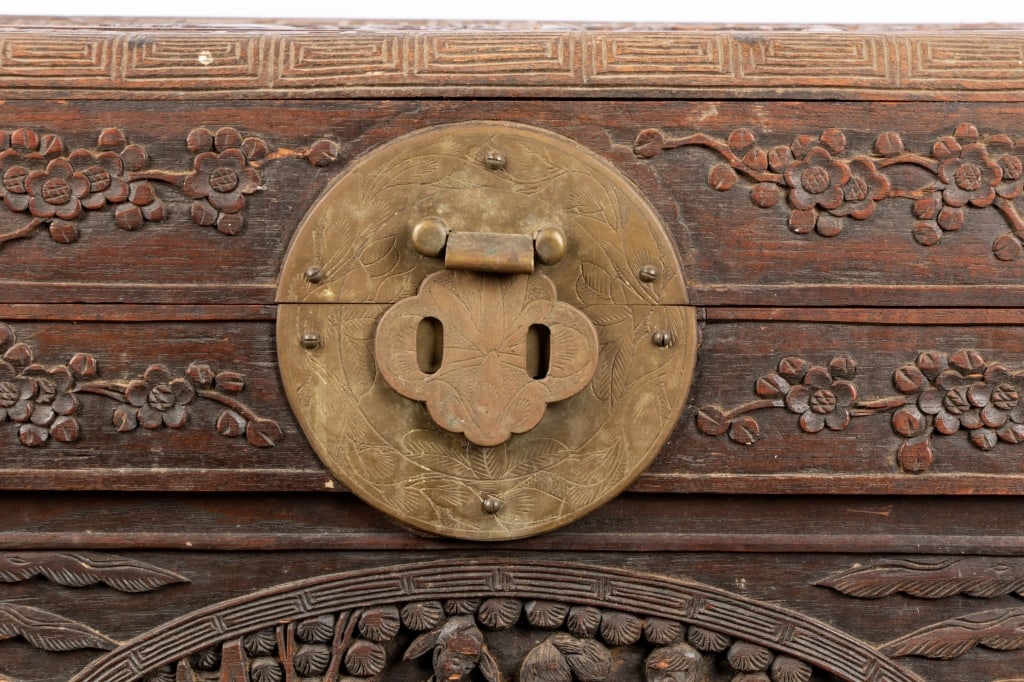 20TH CENTURY CHINESE BLANKET CHEST - 5