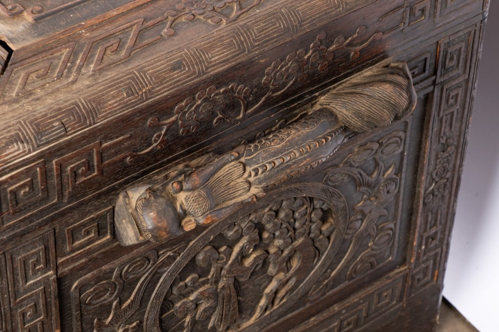 20TH CENTURY CHINESE BLANKET CHEST - 7