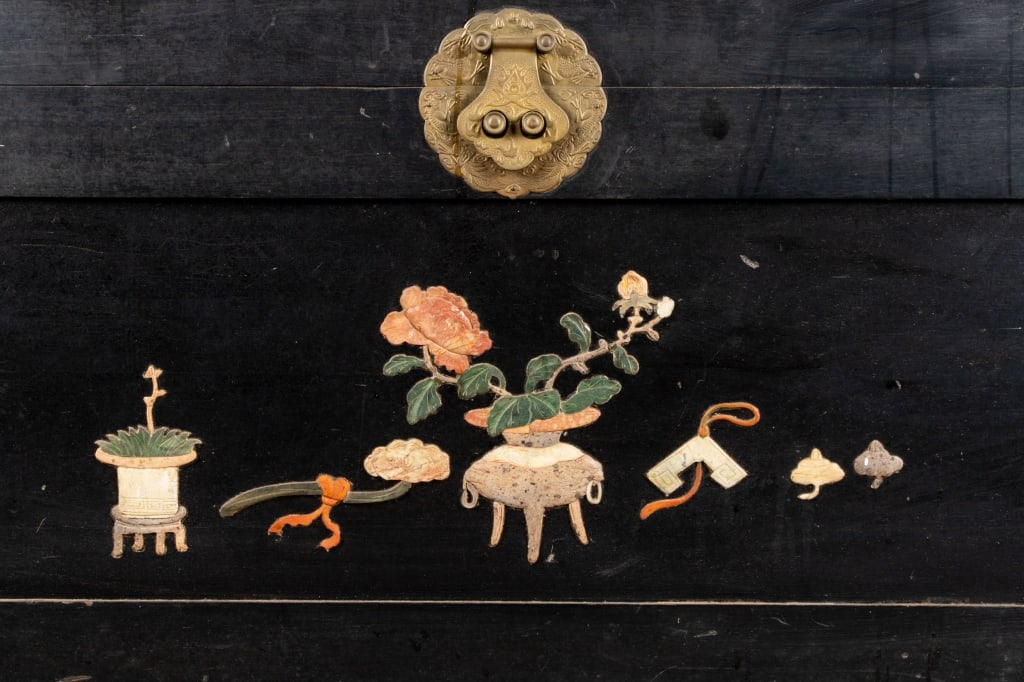 CHINESE BLACK LACQUER BLANKET CHEST - 2