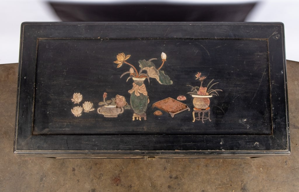 CHINESE BLACK LACQUER BLANKET CHEST - 3