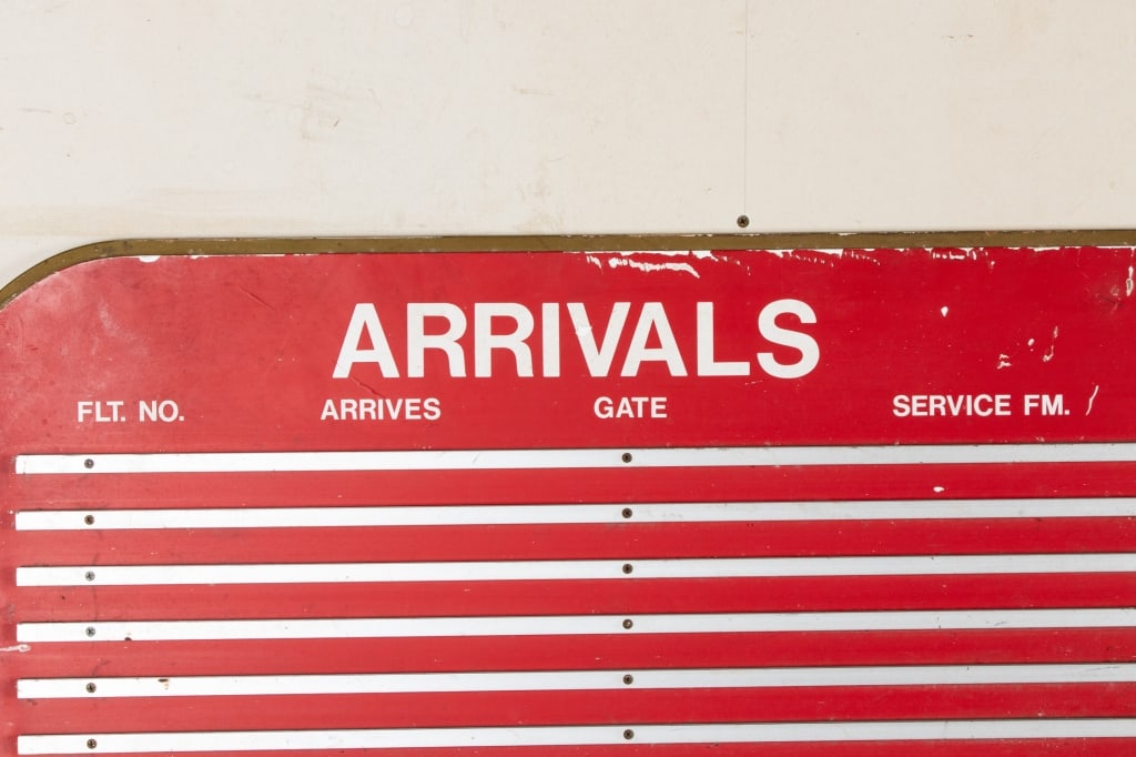 ARRIVAL & DEPARTURE ANNOUNCEMENT BOARD - 5