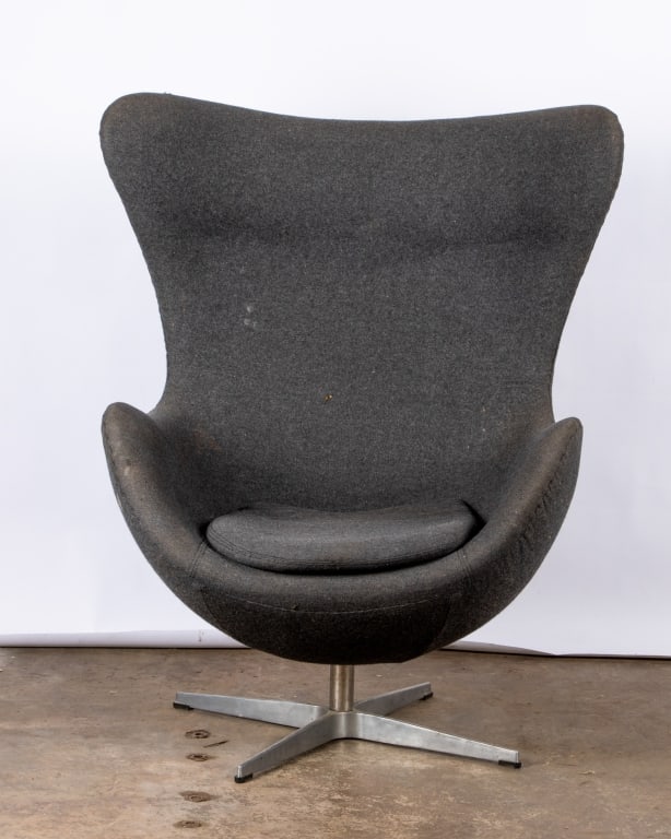 ARNE JACOBSEN STYLE EGG ARMCHAIR - 2