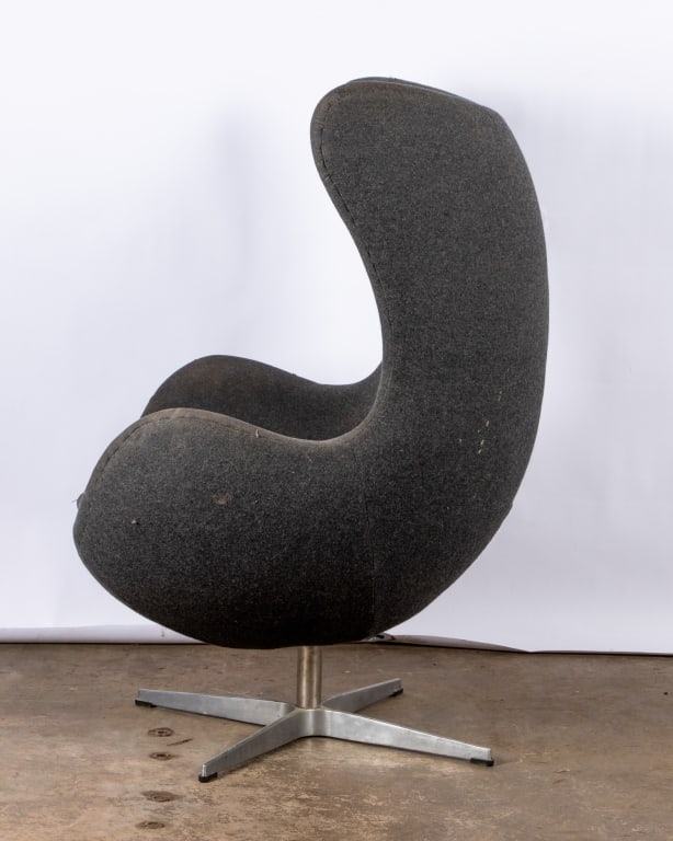 ARNE JACOBSEN STYLE EGG ARMCHAIR - 3