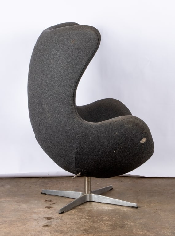 ARNE JACOBSEN STYLE EGG ARMCHAIR - 4