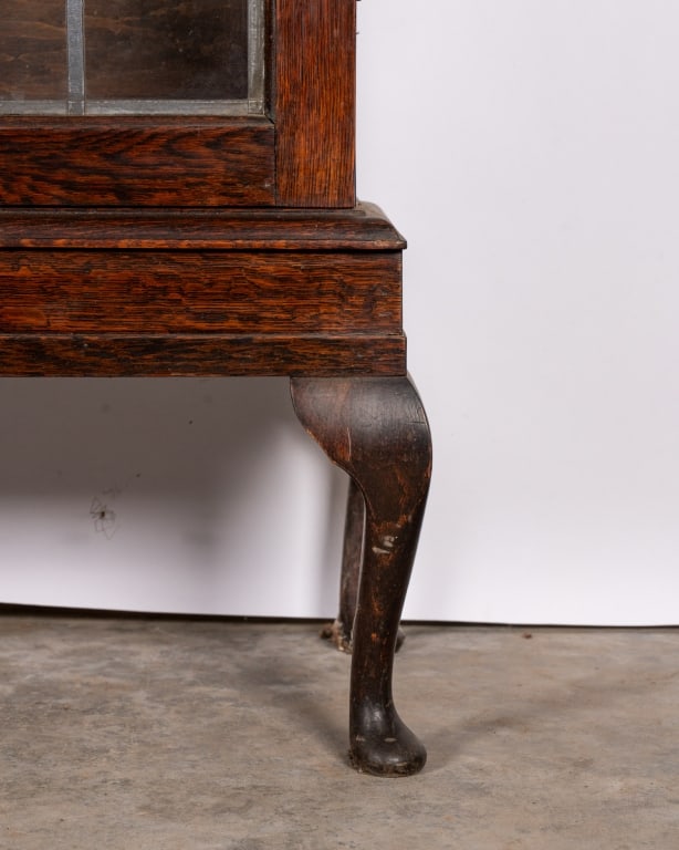 EARLY 20TH CENTURY WALNUT DISPLAY CABINET - 3