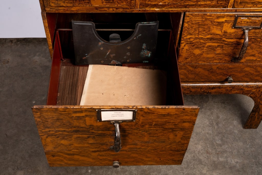GLOBE-WERNICKE METAL FILE CABINET - 5
