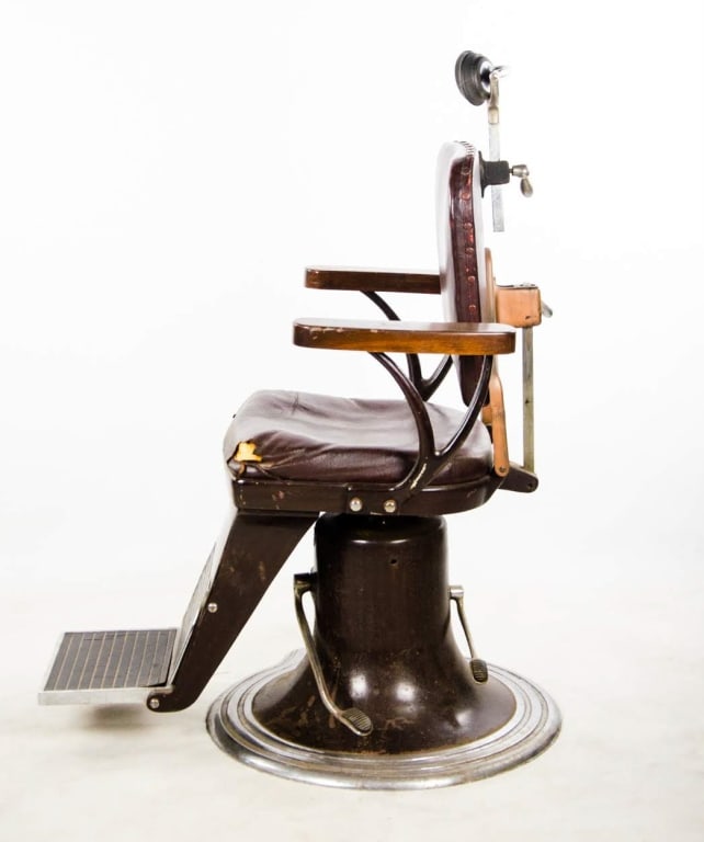 AMERICAN OPTICA CO. OPHTHALMIC CHAIR - 10