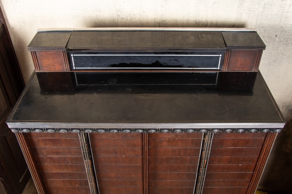 EARLY 20TH CENTURY ART DECO DENTAL CABINET - 3