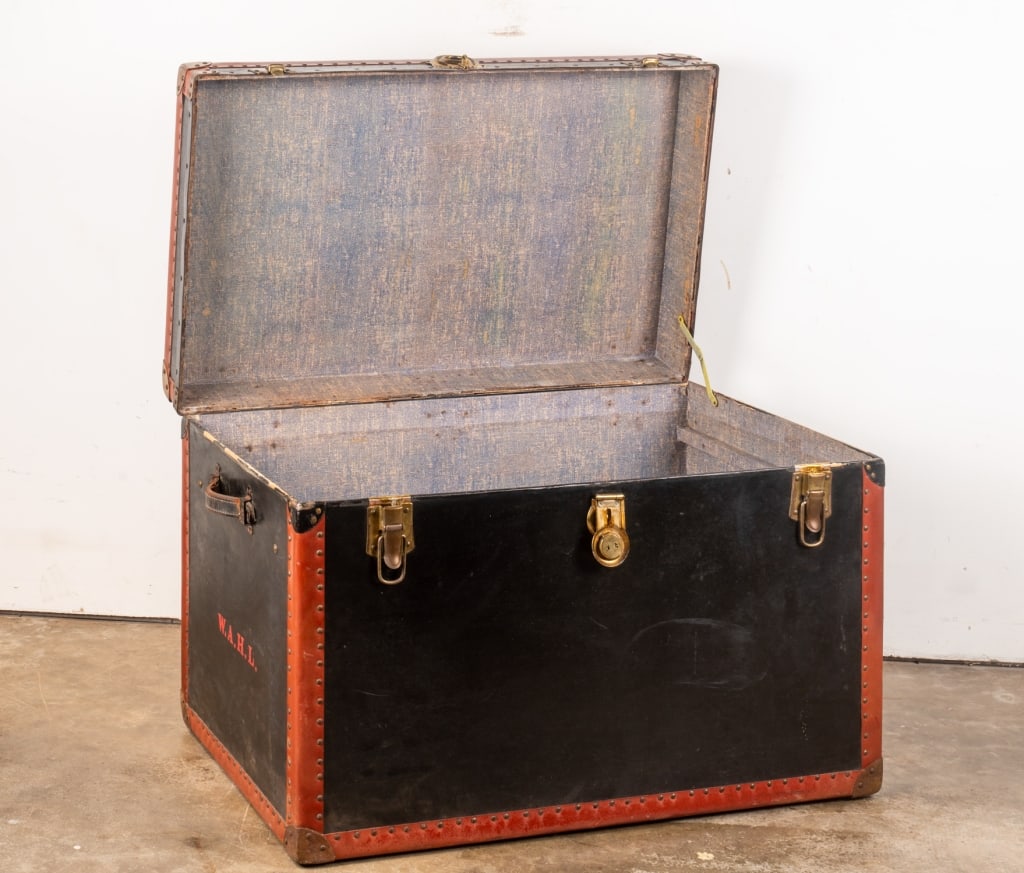 VINTAGE TRAVEL TRUNK - 2
