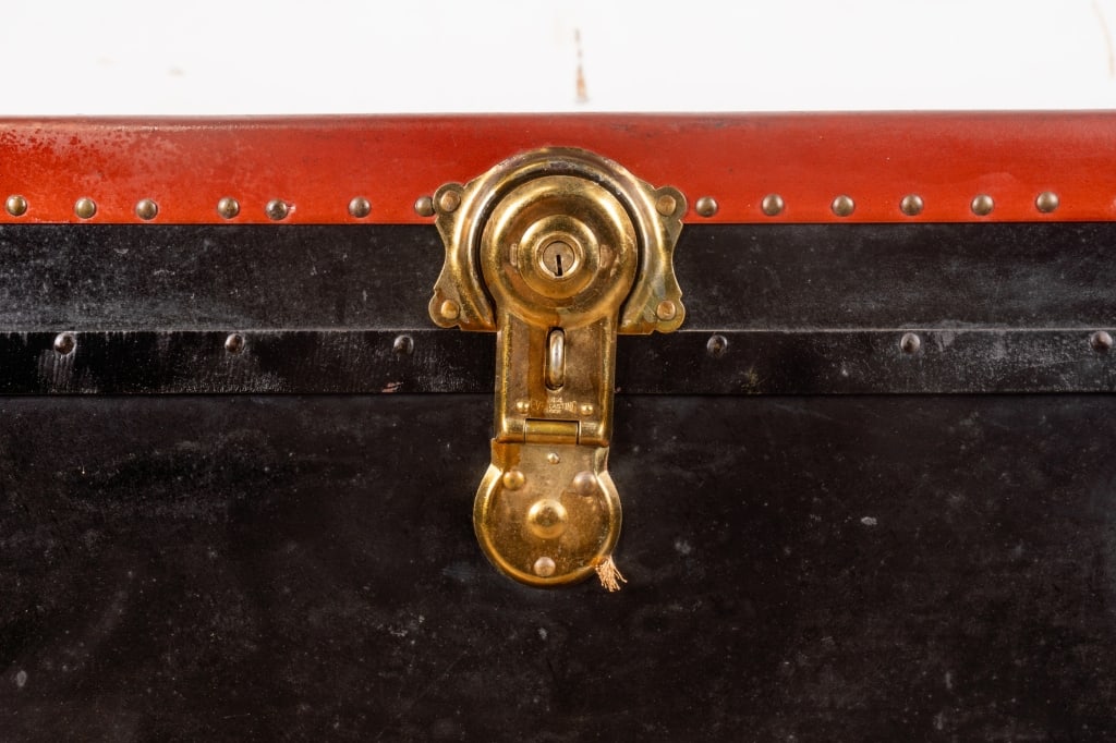 VINTAGE TRAVEL TRUNK - 4