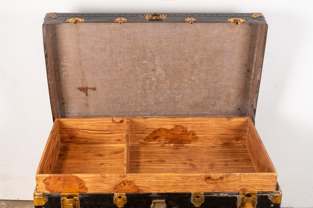 VINTAGE TRAVEL TRUNK - 6