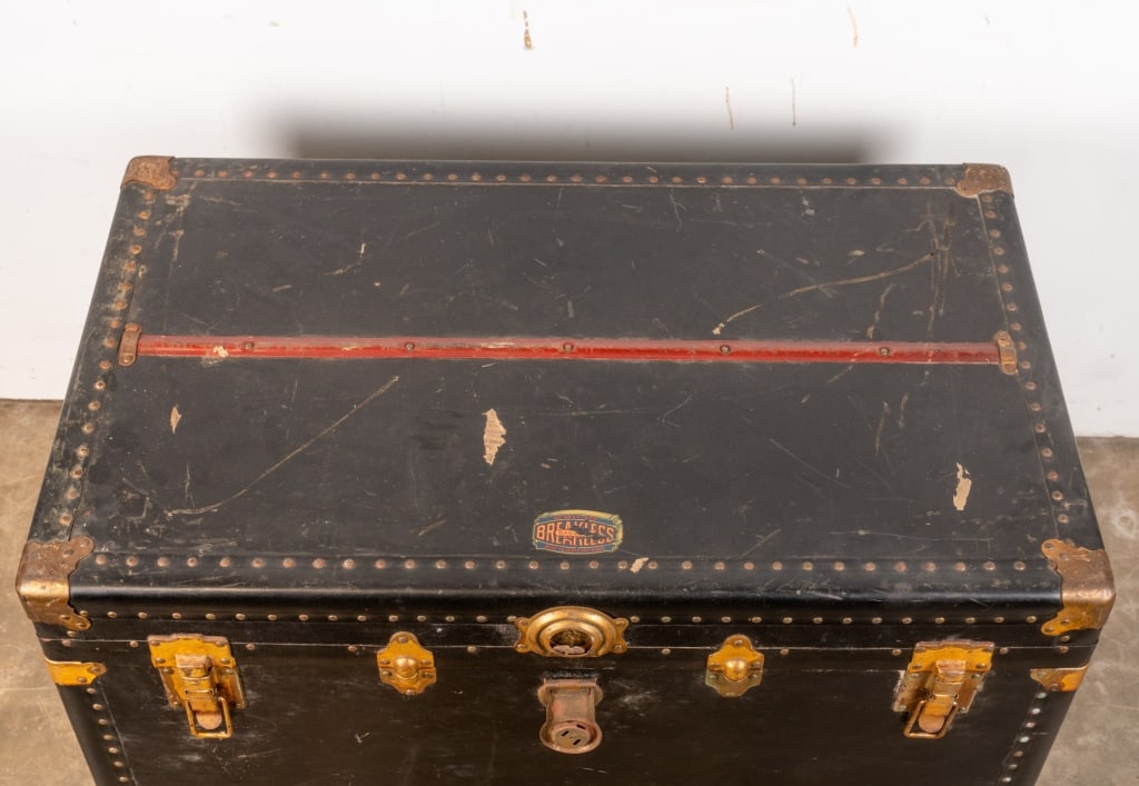 VINTAGE TRAVEL TRUNK - 9